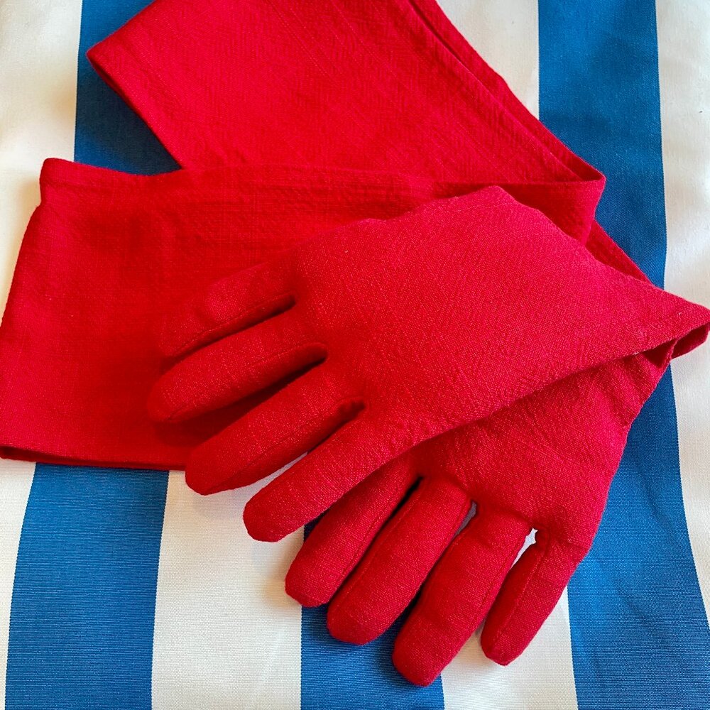 NWOT Fashion Brand Company Red Linen Hands Scarf